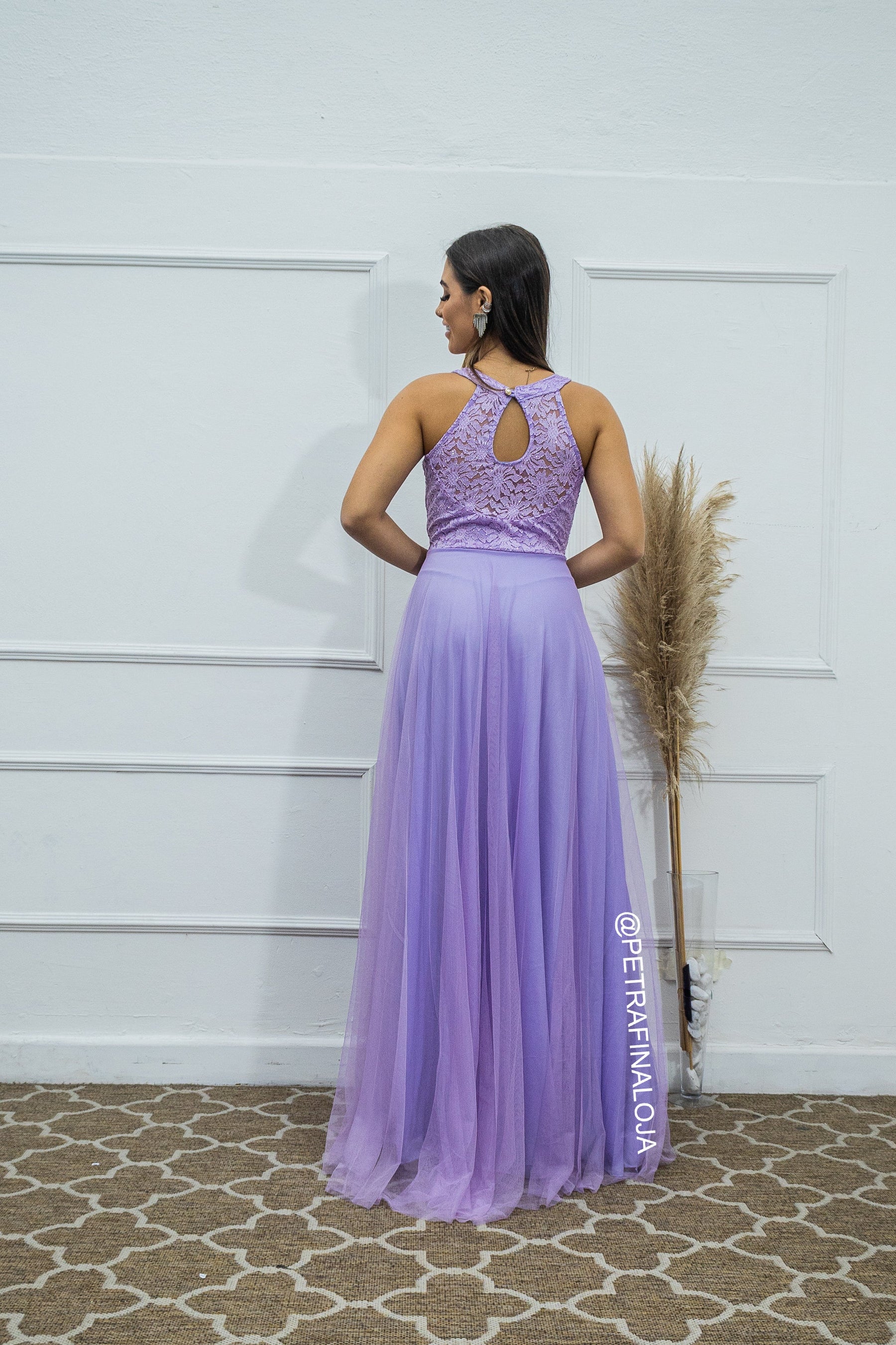 Vestido De Gola Com Detalhes De Flores